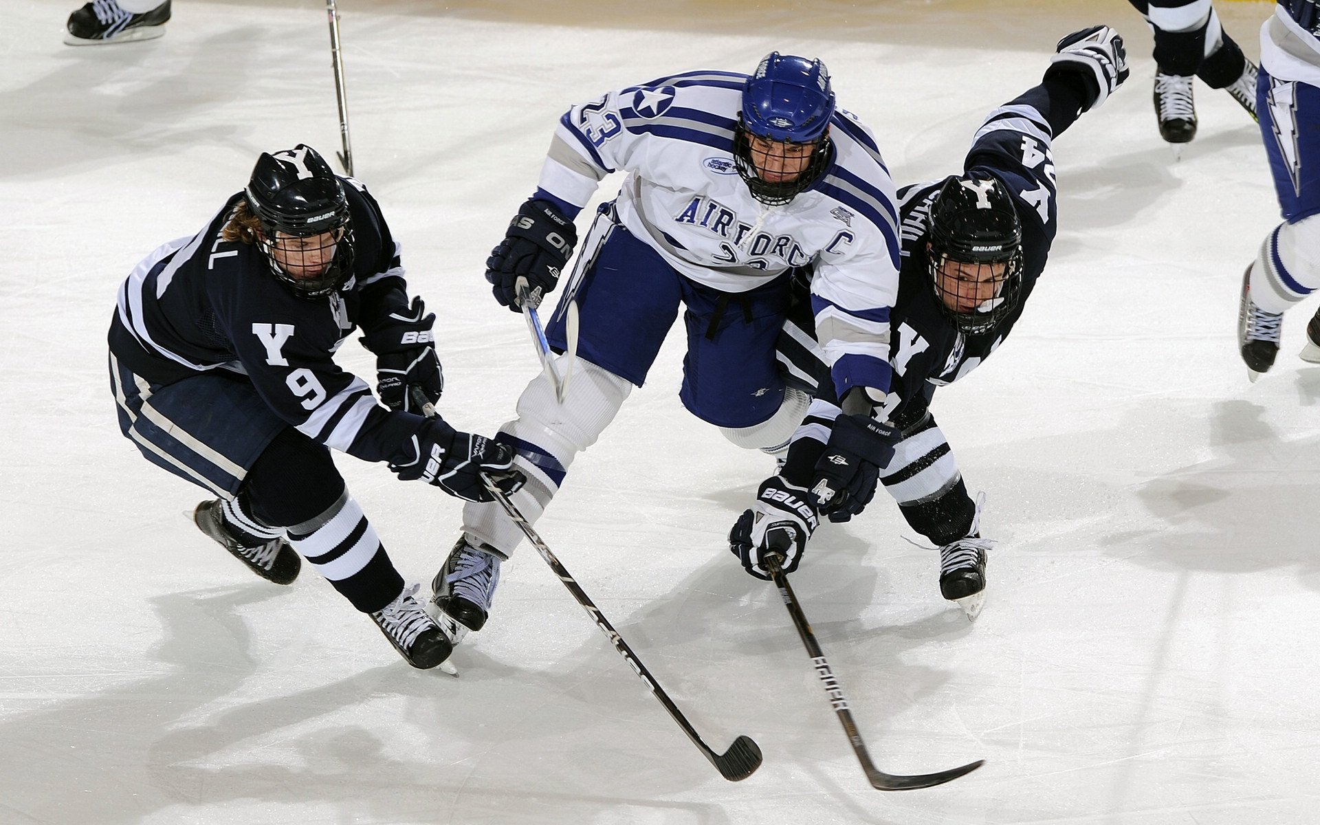 爱游戏电脑版官网-电竞与快消品行业的有效结合：品牌推广，用户覆盖，电竞行业和市场